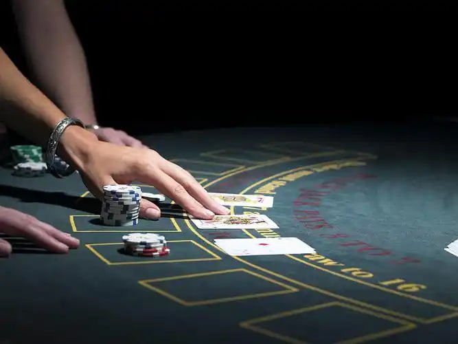 Permainan Multiplier Games dengan pengganda dinamis yang terus berubah